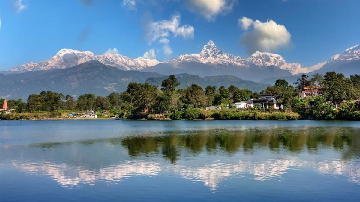 Pokhara City Tour: lake view